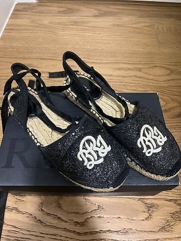 Women's Footwear: Replay espadrile-sandale
Br 39 at lalafo.rs — 1 Women's Footwear: Replay espadrile-sandale
Br 39 — 1