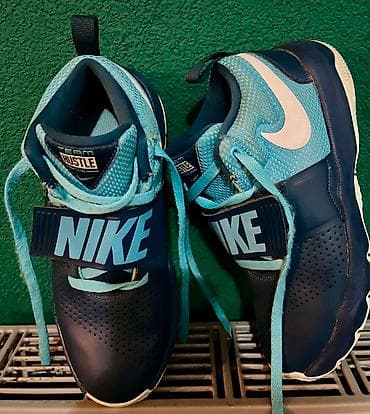 Nike patike, br.38,5.
Unutrašnje gazište 24cm.
Original na lalafo.rs — 5 Nike patike, br.38,5.
Unutrašnje gazište 24cm.
Original — 5