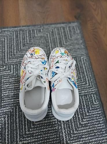 Patike sa anatomskim uloškom, br. 34 na lalafo.rs — 4 Patike sa anatomskim uloškom, br. 34 — 4