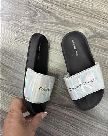 Calvin Klein jeans dečije papuče, lepo očuvane na lalafo.rs Calvin Klein jeans dečije papuče, lepo očuvane