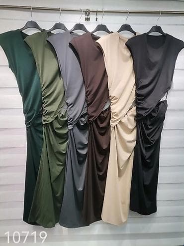 Elegantna duga haljina sa drapiranim bočnim naborima - Kroj: uska na lalafo.rs — 2 Elegantna duga haljina sa drapiranim bočnim naborima - Kroj: uska — 2