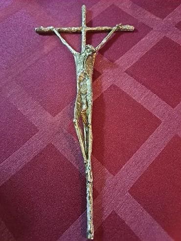 Bronzano raspece, napravljeno u austriji. Visina 20cm na lalafo.rs — 1 Bronzano raspece, napravljeno u austriji. Visina 20cm — 1