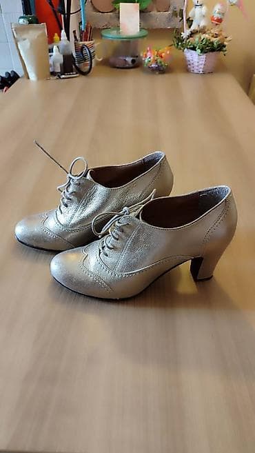 Kožne ženske cipele na pertlanje, model oksford sa potpeticom. - na lalafo.rs — 5 Kožne ženske cipele na pertlanje, model oksford sa potpeticom. - — 5