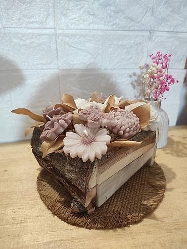 Buket mirisnih svećica u drvenoj saksiji. Rucno radjeno, od 100% na lalafo.rs — 1 Buket mirisnih svećica u drvenoj saksiji. Rucno radjeno, od 100% — 1