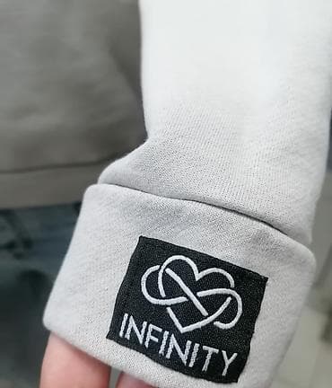 Women's Sweatshirts: INFINITY duks
Vel S
Nošen očuvan at lalafo.rs — 4 Women's Sweatshirts: INFINITY duks
Vel S
Nošen očuvan — 4