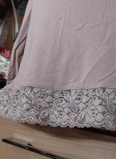 Ženska bluzica/duga majica sa čipkom – CREAM - Veličina: M - Dužina na lalafo.rs Ženska bluzica/duga majica sa čipkom – CREAM - Veličina: M - Dužina