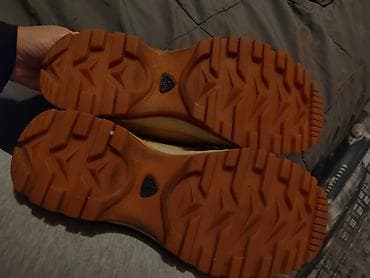 Rasprodajaa Nike duboke cipele broj 40 duzina 26cm unisex odlepila na lalafo.rs — 2 Rasprodajaa Nike duboke cipele broj 40 duzina 26cm unisex odlepila — 2