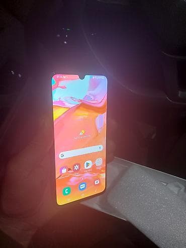 Samsung Galaxy A70 – Plavi - Ekran: 6.7" Super AMOLED, Infinity‑U na lalafo.rs — 3 Samsung Galaxy A70 – Plavi - Ekran: 6.7" Super AMOLED, Infinity‑U — 3