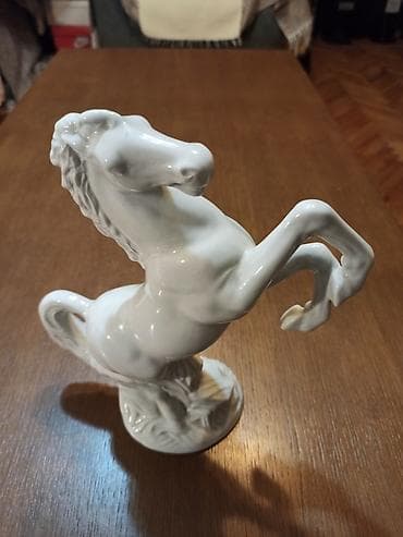 Ostalo: Veoma lepa i stara porcelanska figura visine na lalafo.rs — 3 Ostalo: Veoma lepa i stara porcelanska figura visine — 3