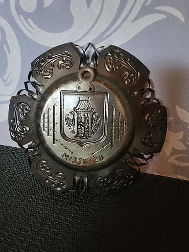 Bakarni stari tanjir za zid. bez ostecenja. Precnik. 14,5cm. Grad na lalafo.rs — 9 Bakarni stari tanjir za zid. bez ostecenja. Precnik. 14,5cm. Grad — 9