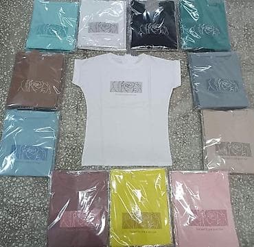 Majice
S M L
Cena 2000 din na lalafo.rs — 5 Majice
S M L
Cena 2000 din — 5