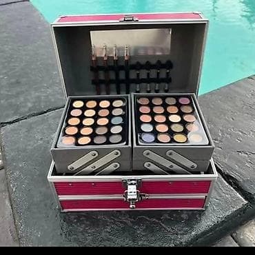 Veliki profesionalni kofer za šminku – komplet više nivoa - Čvrst at lalafo.rs — 1 Veliki profesionalni kofer za šminku – komplet više nivoa - Čvrst — 1