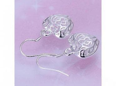 Srebrne viseće minđuše – šuplji romantični motiv srca - Materijal na lalafo.rs Srebrne viseće minđuše – šuplji romantični motiv srca - Materijal