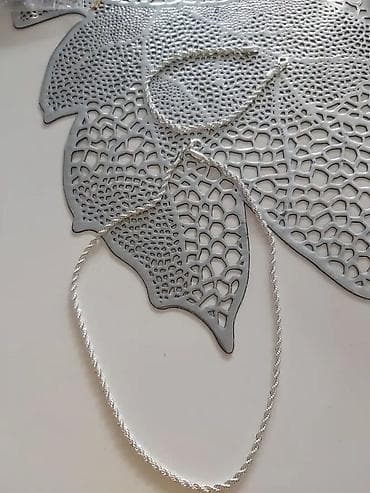 Ogrlica i narukvica
Cena:1400din na lalafo.rs — 7 Ogrlica i narukvica
Cena:1400din — 7