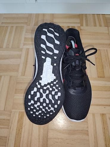 Nike patike za trčanje UG 26,5cm - Model: Nike Revolution (serija sa na lalafo.rs — 5 Nike patike za trčanje UG 26,5cm - Model: Nike Revolution (serija sa — 5