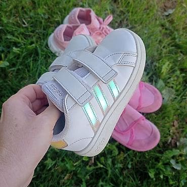 Dečija obuća – set od 3 para,1000din - Adidas bele patike sa čičak na lalafo.rs — 2 Dečija obuća – set od 3 para,1000din - Adidas bele patike sa čičak — 2