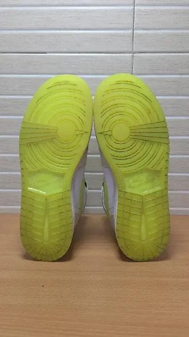 Nike Air Jordan 1 (br.38,5) patike su u dobrom stanju kao što se vidi na lalafo.rs — 3 Nike Air Jordan 1 (br.38,5) patike su u dobrom stanju kao što se vidi — 3