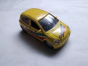 Autic Toyota Yaris oko 1:32(8 cm.) Made in China,sa frikcionim na lalafo.rs Autic Toyota Yaris oko 1:32(8 cm.) Made in China,sa frikcionim