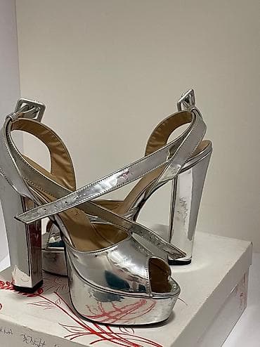 Srebrna sandala, sa debelom stiklom, vel 38-39 na lalafo.rs — 3 Srebrna sandala, sa debelom stiklom, vel 38-39 — 3