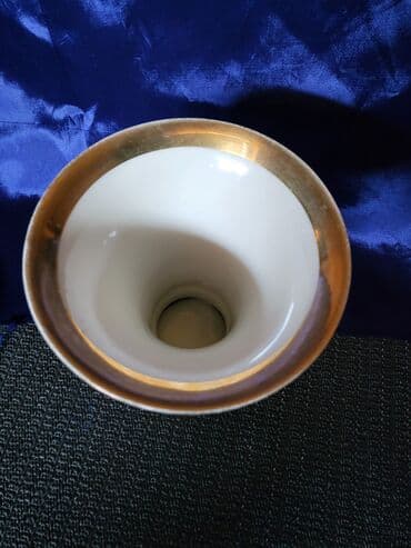 Vinyl records: Vaza porcelanska 1966g+ Furstwnberg Nemacka. Nemacka porcelanska vaza at lalafo.rs — 4 Vinyl records: Vaza porcelanska 1966g+ Furstwnberg Nemacka. Nemacka porcelanska vaza — 4