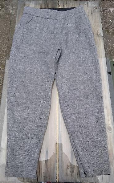 Adidas polovna trenerka vel. M u dobrom stanju na lalafo.rs — 1 Adidas polovna trenerka vel. M u dobrom stanju — 1