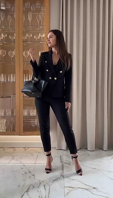 Overalls: Komplet
Cena 3100
Uni vel.
V25 at lalafo.rs — 2 Overalls: Komplet
Cena 3100
Uni vel.
V25 — 2