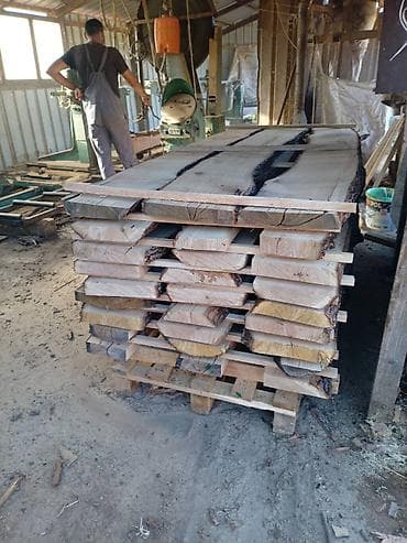 Hrastove daske – rezana građa sa ivicom (live edge) - Vrsta drveta na lalafo.rs — 1 Hrastove daske – rezana građa sa ivicom (live edge) - Vrsta drveta — 1