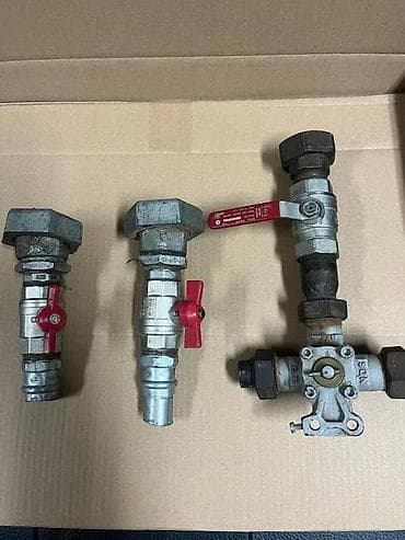Industrijski set ventila i fitinga za gas/vodu Opis: - 2 kom na lalafo.rs Industrijski set ventila i fitinga za gas/vodu Opis: - 2 kom