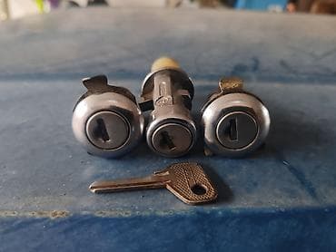 Brave vrata i brava gepeka Lada 2107 Riva,2105 br.1. Očuvane, skinute na lalafo.rs Brave vrata i brava gepeka Lada 2107 Riva,2105 br.1. Očuvane, skinute