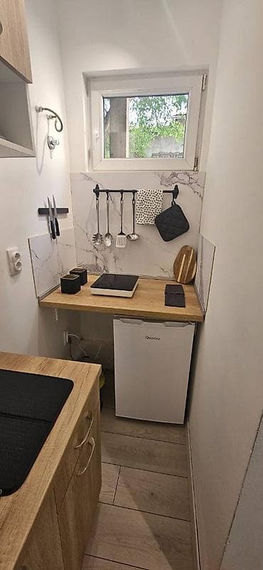 Nameštena soba/studio za izdavanje - Kompaktni stan sa francuskim at lalafo.rs — 5 Nameštena soba/studio za izdavanje - Kompaktni stan sa francuskim — 5