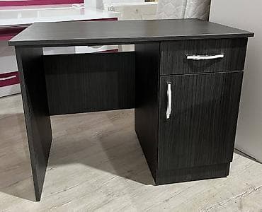 Na prodaju radni stolovi, u dve različite boje Dimenzije crnog radnog na lalafo.rs — 4 Na prodaju radni stolovi, u dve različite boje Dimenzije crnog radnog — 4