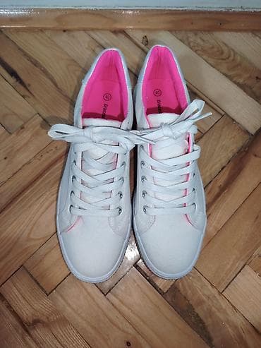 Bele ženske patike Graceland, broj 40. UG 25cm - Model: niske patike na lalafo.rs — 1 Bele ženske patike Graceland, broj 40. UG 25cm - Model: niske patike — 1