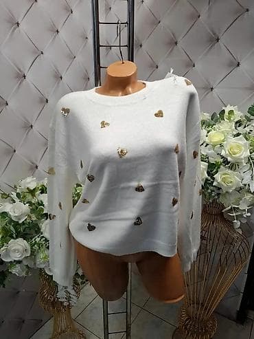 Ženski džemper sa ukrasnim srcima - Model: klasičan kroj sa okruglim na lalafo.rs — 4 Ženski džemper sa ukrasnim srcima - Model: klasičan kroj sa okruglim — 4