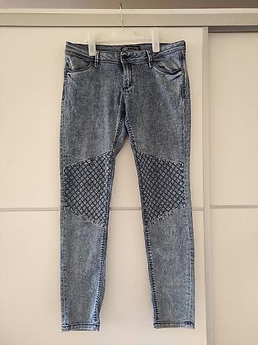 Farmerke Clockhause velicina 42. Poluobim struka 44/48, dubina napred na lalafo.rs Farmerke Clockhause velicina 42. Poluobim struka 44/48, dubina napred