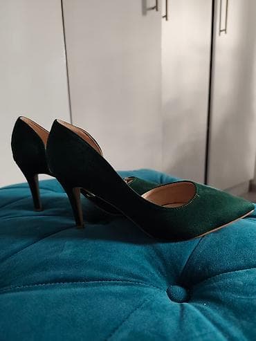 Elegantne ženske salonke u smaragdno zelenoj boji. - Materijal na lalafo.rs — 2 Elegantne ženske salonke u smaragdno zelenoj boji. - Materijal — 2