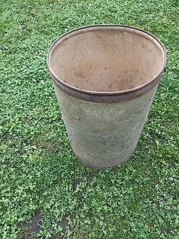 Seeds and seedlings: Dva bureta sa slike, prečnika 46 cm x 90 cm, drugo fi 46 cm visine 65 at lalafo.rs — 2 Seeds and seedlings: Dva bureta sa slike, prečnika 46 cm x 90 cm, drugo fi 46 cm visine 65 — 2