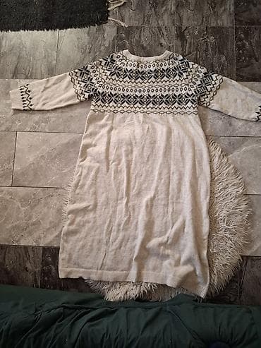 Pleteni džemper-haljina Modelyn (linija CURVE) - Boja: svetlo bež - na lalafo.rs — 7 Pleteni džemper-haljina Modelyn (linija CURVE) - Boja: svetlo bež - — 7