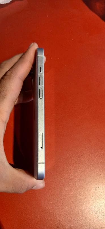 Apple iPhone sa dvostrukom zadnjom kamerom i LED blicem, u svetloj na lalafo.rs — 4 Apple iPhone sa dvostrukom zadnjom kamerom i LED blicem, u svetloj — 4