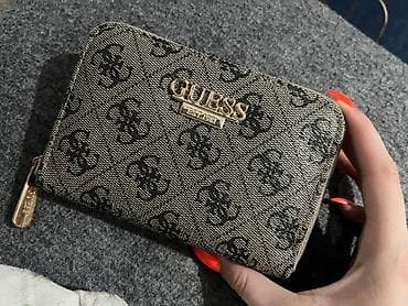 Ženski novčanik od tekstila sa prepoznatljivim Guess monogramom u na lalafo.rs — 1 Ženski novčanik od tekstila sa prepoznatljivim Guess monogramom u — 1