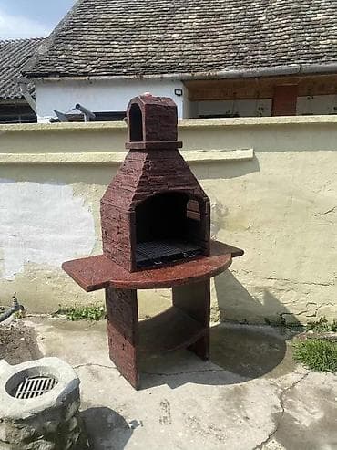 Betonski Roštilj sa Rešetkom – Crveno-Crni Kamen 🔥🖤 Pogledajte naš na lalafo.rs — 2 Betonski Roštilj sa Rešetkom – Crveno-Crni Kamen 🔥🖤 Pogledajte naš — 2