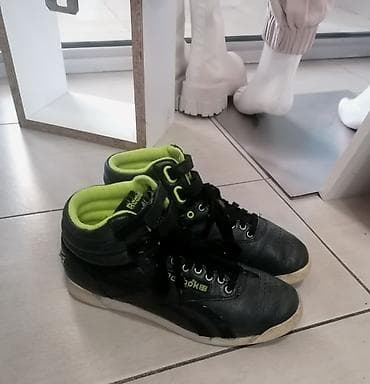 Kožne original reebok
br 39
nošene, bez oštećenja na lalafo.rs — 5 Kožne original reebok
br 39
nošene, bez oštećenja — 5