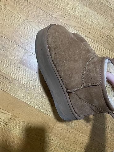 Ugg obuća 40, bоја - Braon na lalafo.rs — 4 Ugg obuća 40, bоја - Braon — 4