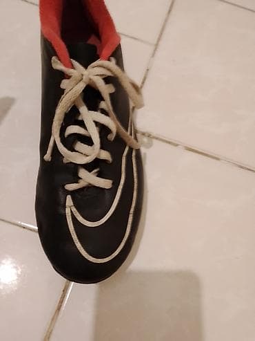Nike kopačke za fudbal na travi - Model sa klasičnim pertlama i na lalafo.rs — 2 Nike kopačke za fudbal na travi - Model sa klasičnim pertlama i — 2