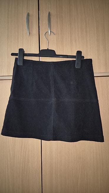 Crna mini suknja A-kroja - Boja: crna - Kroj: blago A-linija, mini na lalafo.rs — 1 Crna mini suknja A-kroja - Boja: crna - Kroj: blago A-linija, mini — 1