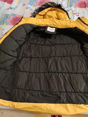 Sweaters: Dečija jakna na prodaju. Jakna je skoro kao nova. Obučena je 2×Zimska at lalafo.rs — 6 Sweaters: Dečija jakna na prodaju. Jakna je skoro kao nova. Obučena je 2×Zimska — 6