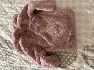 Kaputic i bundica za devojcice velicina 4,malo noseno,komad 2000dinara na lalafo.rs — 6 Kaputic i bundica za devojcice velicina 4,malo noseno,komad 2000dinara — 6