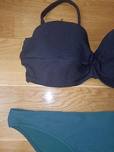 Kupaci kao nov,velicina XL.
Korpe su 85D na lalafo.rs — 5 Kupaci kao nov,velicina XL.
Korpe su 85D — 5