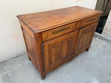 Antique Dressers: Stilska komoda iz 19. veka 🏛️✨ Autentičan komad iz 19. veka, u at lalafo.rs — 11 Antique Dressers: Stilska komoda iz 19. veka 🏛️✨ Autentičan komad iz 19. veka, u — 11