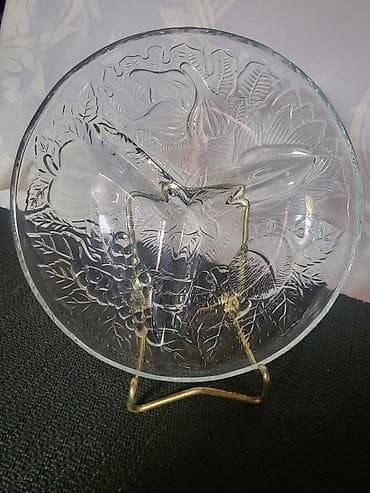 Bombonijera staklena nova 2005god. Stakleni tanjir izdeljen na tri na lalafo.rs — 5 Bombonijera staklena nova 2005god. Stakleni tanjir izdeljen na tri — 5