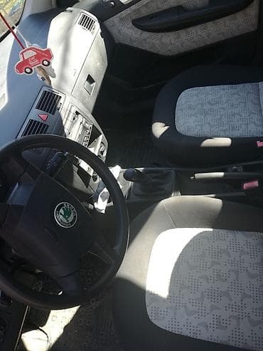 Auto bez ulaganja. Kupljen od prvog vlasnika. Registrovan do sredine at lalafo.rs — 5 Auto bez ulaganja. Kupljen od prvog vlasnika. Registrovan do sredine — 5